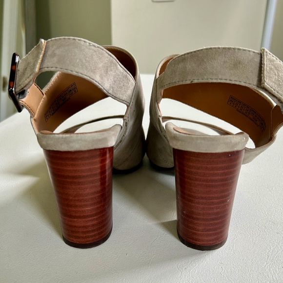 Vionic Women's Sandals in Cream and Tan - Picture 5 of 8